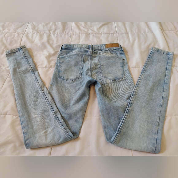 Zara Premium Wash Skinny Jeans (Light Stonewashed Denim) 💙 👖 (Size 2) - Picture 3 of 16